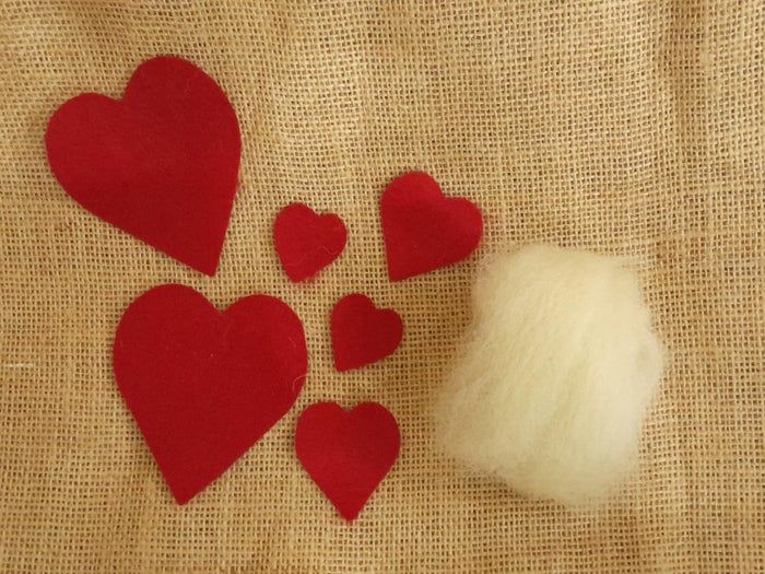 手工制作情人节羊毛心形贺卡和纪念品教程-第3张图片-趣作屋