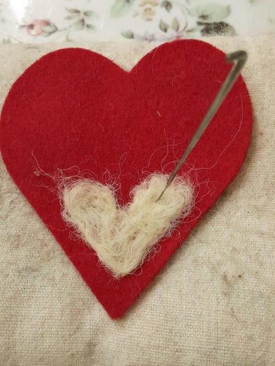 手工制作情人节羊毛心形贺卡和纪念品教程-第13张图片-趣作屋