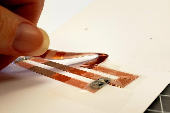 手把手教你制作会发光的节日贺卡,无需按钮自动点亮-第31张图片-趣作屋 手把手教你制作会发光的节日贺卡,无需按钮自动点亮-第31张图片-趣作屋