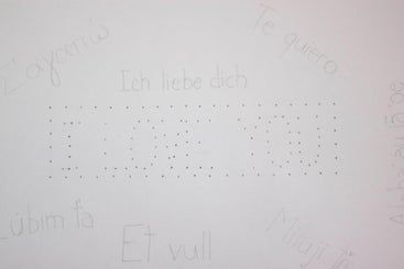 多语言爱心卡片手工制作教程，附详细刺绣步骤-第6张图片-趣作屋