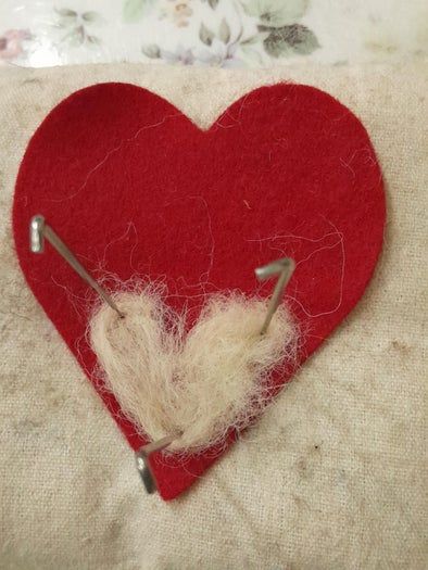 手工制作情人节羊毛心形贺卡和纪念品教程-第11张图片-趣作屋