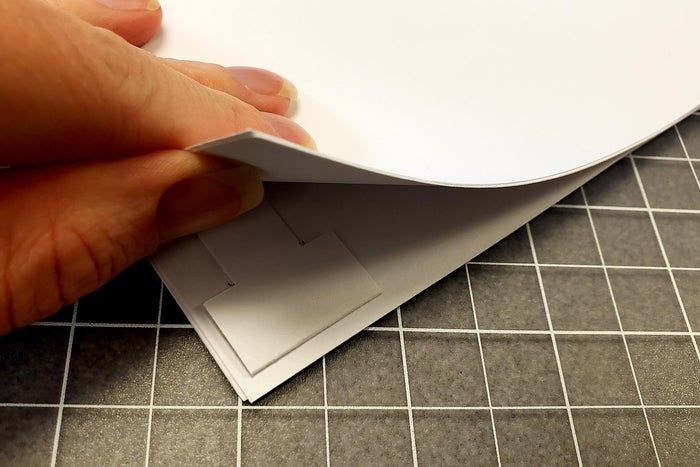 手把手教你制作会发光的节日贺卡,无需按钮自动点亮-第19张图片-趣作屋 手把手教你制作会发光的节日贺卡,无需按钮自动点亮-第19张图片-趣作屋