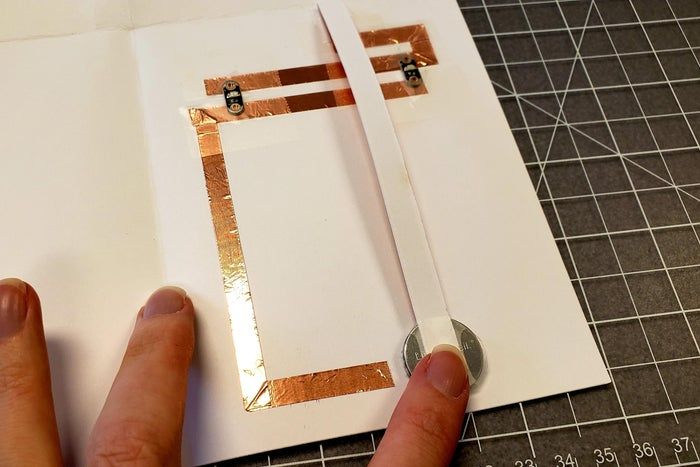 手把手教你制作会发光的节日贺卡,无需按钮自动点亮-第34张图片-趣作屋 手把手教你制作会发光的节日贺卡,无需按钮自动点亮-第34张图片-趣作屋