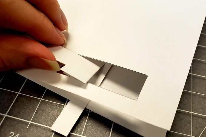 手把手教你制作会发光的节日贺卡,无需按钮自动点亮-第36张图片-趣作屋 手把手教你制作会发光的节日贺卡,无需按钮自动点亮-第36张图片-趣作屋