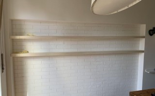 低成本自制墙面隔板架教程，零基础也能轻松完成