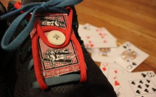 跑步神器！自制鞋袋轻松携带钥匙教程