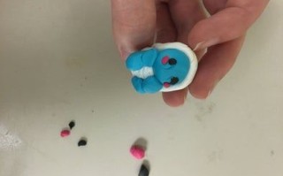 儿童手工：杰尼龟黏土挂件制作教程