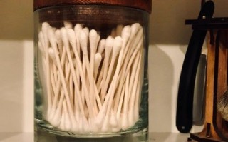 废旧瓶子改造创意教程：制作实用瓶盖容器