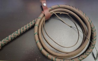 手工制作实用鞭套教程，轻松携带你的鞭子