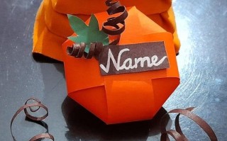 手工制作南瓜姓名卡，轻松打造节日优雅餐桌