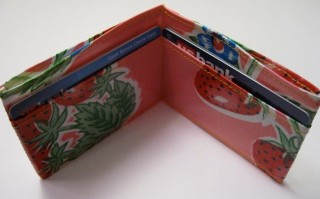 一小时内学会制作对折油布钱包
