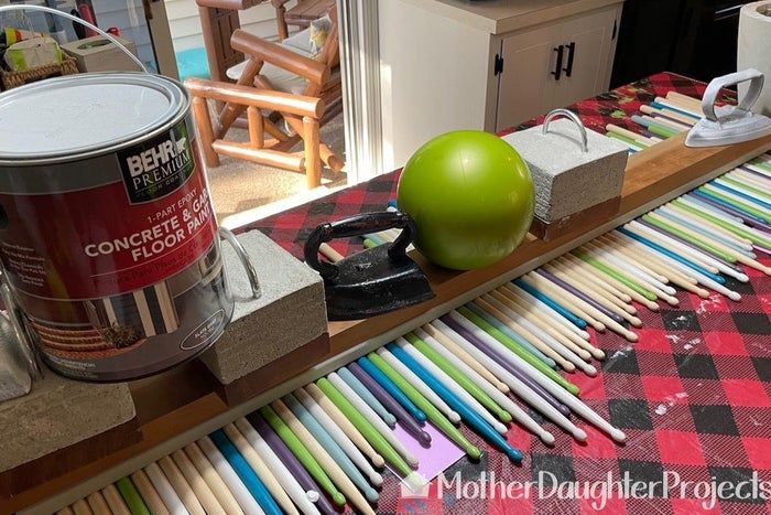 低成本DIY鼓棒墙面装饰教程,打造个性客厅-第13张图片-趣作屋 低成本DIY鼓棒墙面装饰教程,打造个性客厅-第13张图片-趣作屋