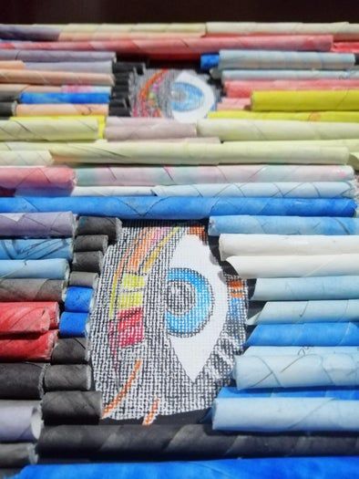 用废纸DIY人脸拼贴画的环保手工教程-第24张图片-趣作屋