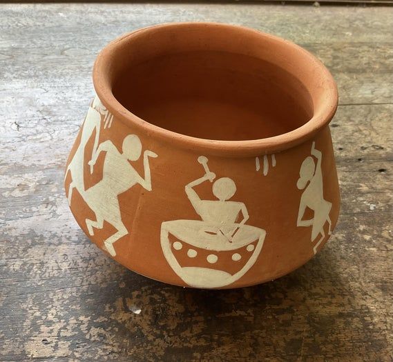 手工绘制Warli文化陶罐教程，传承古老艺术-第2张图片-趣作屋