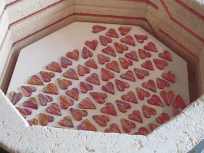 手把手教你用废玻璃制作独特二向色吊坠-第17张图片-趣作屋 手把手教你用废玻璃制作独特二向色吊坠-第17张图片-趣作屋