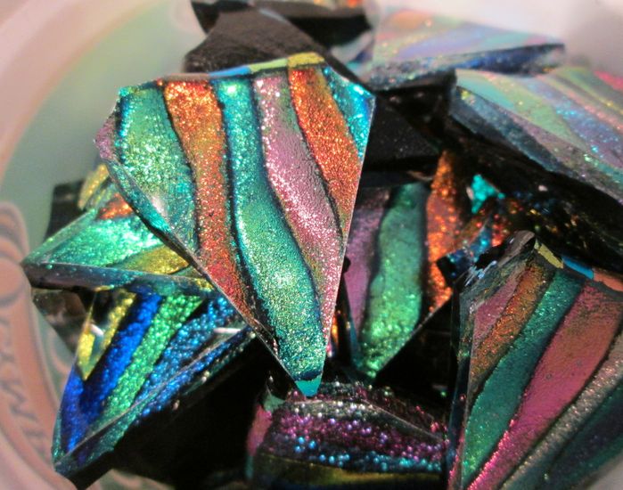 手把手教你用废玻璃制作独特二向色吊坠-第12张图片-趣作屋 手把手教你用废玻璃制作独特二向色吊坠-第12张图片-趣作屋