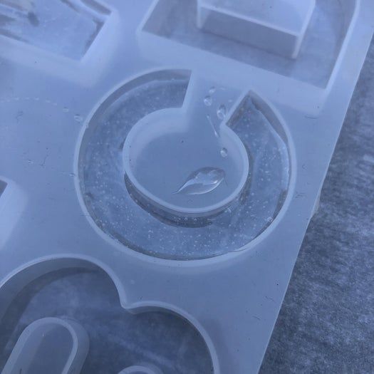 手工制作闪亮树脂字母钥匙扣教程-第25张图片-趣作屋 手工制作闪亮树脂字母钥匙扣教程-第25张图片-趣作屋