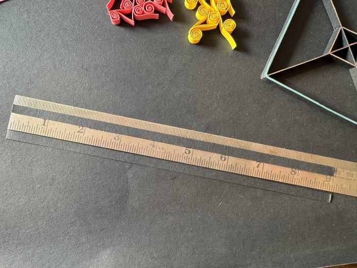 超实用手工教程：用彩色卡纸制作立体卷纸装饰品-第22张图片-趣作屋