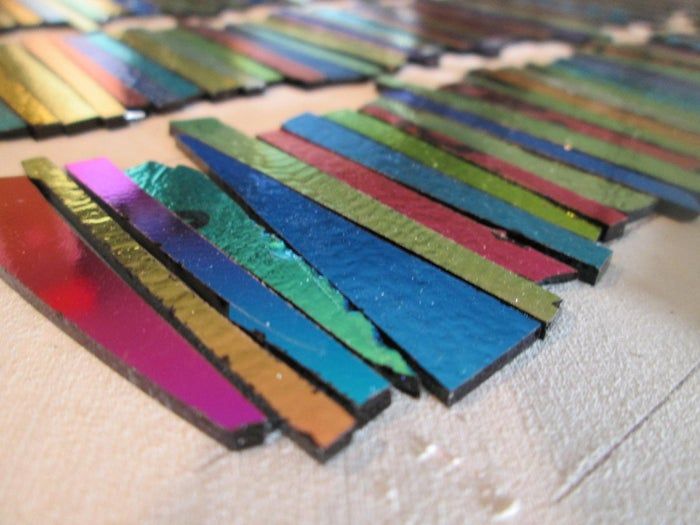 手把手教你用废玻璃制作独特二向色吊坠-第3张图片-趣作屋 手把手教你用废玻璃制作独特二向色吊坠-第3张图片-趣作屋