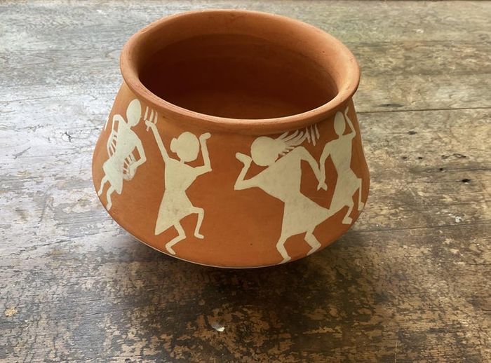 手工绘制Warli文化陶罐教程，传承古老艺术-第19张图片-趣作屋