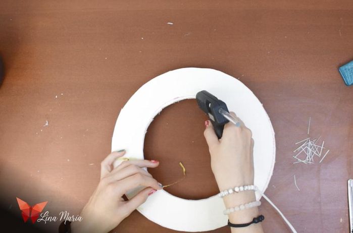 低成本开心果壳圣诞花环DIY教程-第7张图片-趣作屋