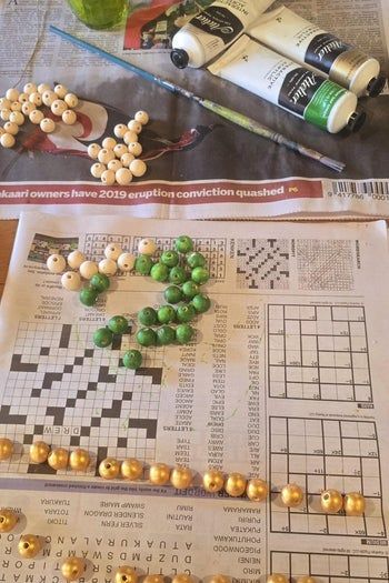 圣帕特里克节手工DIY:幸运流苏珠链挂饰制作教程-第3张图片-趣作屋 圣帕特里克节手工DIY:幸运流苏珠链挂饰制作教程-第3张图片-趣作屋