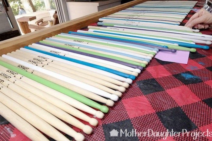 低成本DIY鼓棒墙面装饰教程,打造个性客厅-第11张图片-趣作屋 低成本DIY鼓棒墙面装饰教程,打造个性客厅-第11张图片-趣作屋