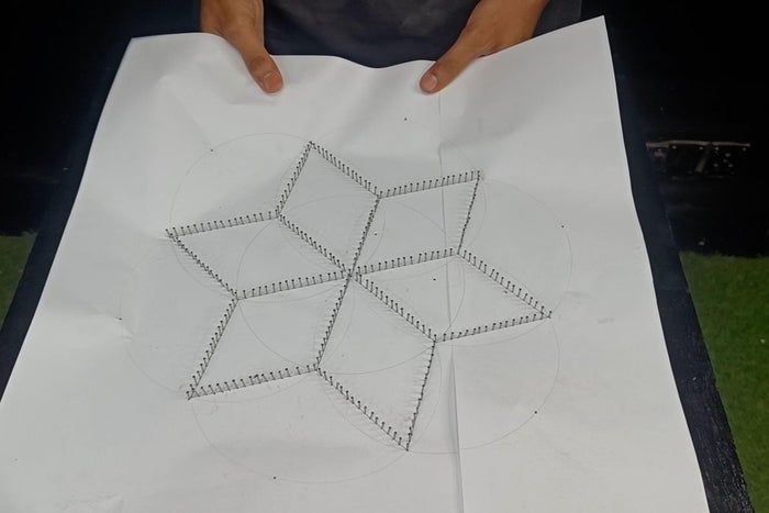 用线做图案的创意手工教程,零基础也能轻松上手-第16张图片-趣作屋 用线做图案的创意手工教程,零基础也能轻松上手-第16张图片-趣作屋