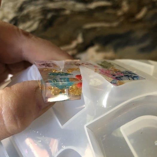 手工制作闪亮树脂字母钥匙扣教程-第33张图片-趣作屋 手工制作闪亮树脂字母钥匙扣教程-第33张图片-趣作屋