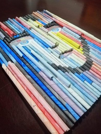 用废纸DIY人脸拼贴画的环保手工教程-第3张图片-趣作屋