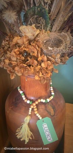 圣帕特里克节手工DIY:幸运流苏珠链挂饰制作教程-第1张图片-趣作屋 圣帕特里克节手工DIY:幸运流苏珠链挂饰制作教程-第1张图片-趣作屋