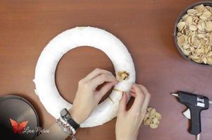 低成本开心果壳圣诞花环DIY教程-第16张图片-趣作屋