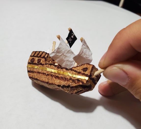 用软木塞低成本DIY海盗船模型,还能浮在水上!-第11张图片-趣作屋 用软木塞低成本DIY海盗船模型,还能浮在水上!-第11张图片-趣作屋