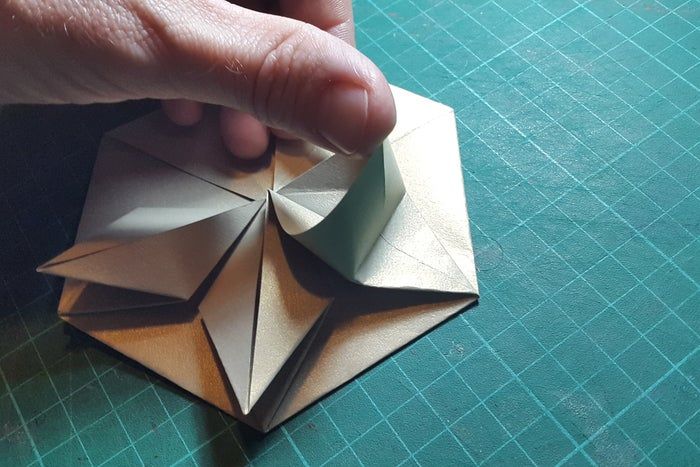 DIY节日贺卡制作教程,六边形立体星形贺卡轻松上手-第17张图片-趣作屋 DIY节日贺卡制作教程,六边形立体星形贺卡轻松上手-第17张图片-趣作屋