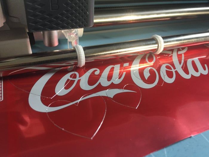 用可乐罐DIY情人节贺卡,超有心意的手工礼物教程-第8张图片-趣作屋 用可乐罐DIY情人节贺卡,超有心意的手工礼物教程-第8张图片-趣作屋