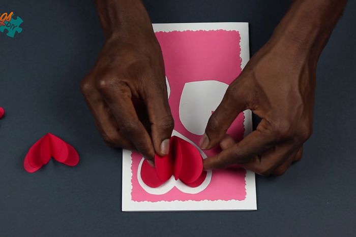 超简单DIY弹出式爱心情人节贺卡教程-第19张图片-趣作屋