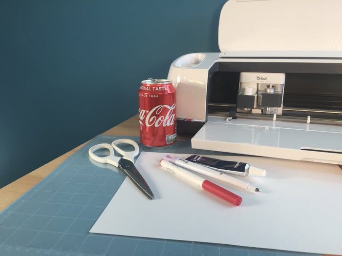 用可乐罐DIY情人节贺卡,超有心意的手工礼物教程-第2张图片-趣作屋 用可乐罐DIY情人节贺卡,超有心意的手工礼物教程-第2张图片-趣作屋