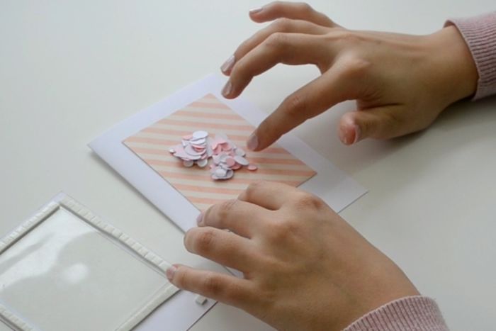 零成本手工制作创意摇动贺卡教程-第19张图片-趣作屋 零成本手工制作创意摇动贺卡教程-第19张图片-趣作屋