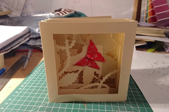 手工制作立体蝴蝶贺卡教程,轻松打造生日惊喜-第20张图片-趣作屋 手工制作立体蝴蝶贺卡教程,轻松打造生日惊喜-第20张图片-趣作屋