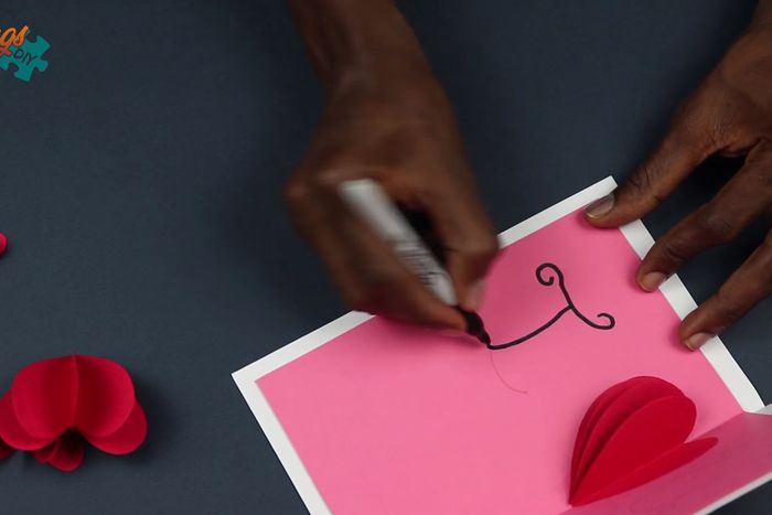 超简单DIY弹出式爱心情人节贺卡教程-第16张图片-趣作屋