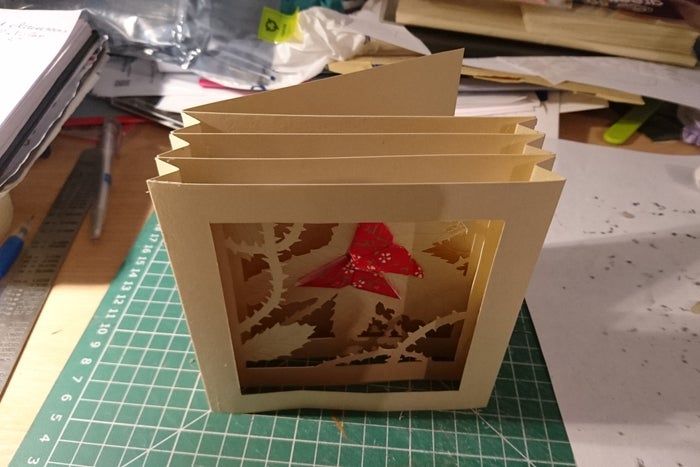 手工制作立体蝴蝶贺卡教程,轻松打造生日惊喜-第21张图片-趣作屋 手工制作立体蝴蝶贺卡教程,轻松打造生日惊喜-第21张图片-趣作屋