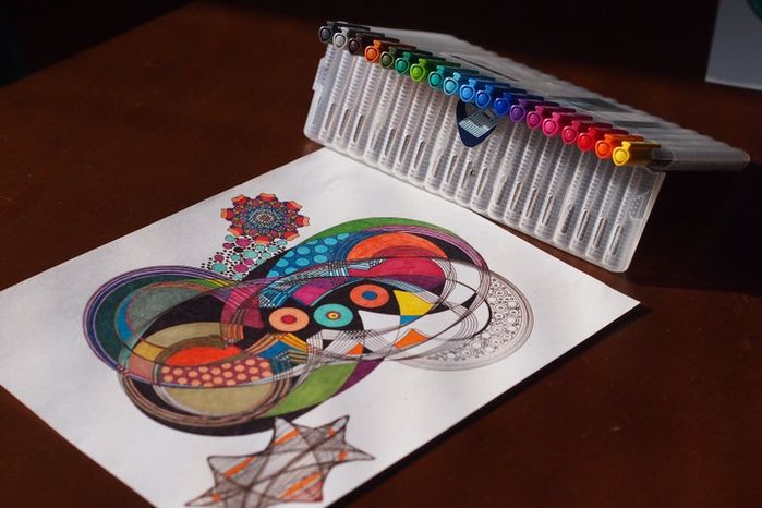 手工绘制万花尺图案的创意玩法与上色技巧-第10张图片-趣作屋