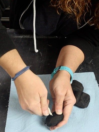 冬季DIY水泥雪人教程：轻松打造冬日装饰-第17张图片-趣作屋