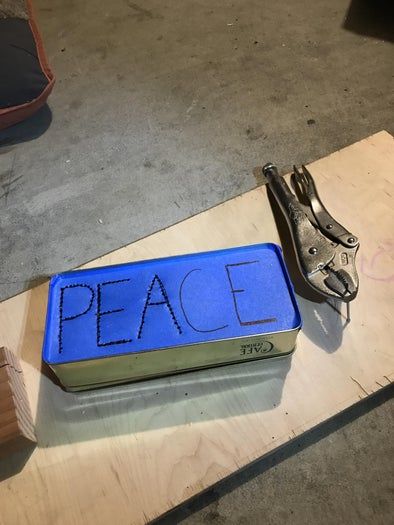 废物利用打造独特圣诞树教程-第18张图片-趣作屋