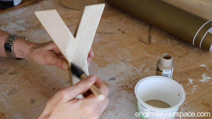 利用家中废料自制圣诞装饰壁炉袜挂架教程-第4张图片-趣作屋