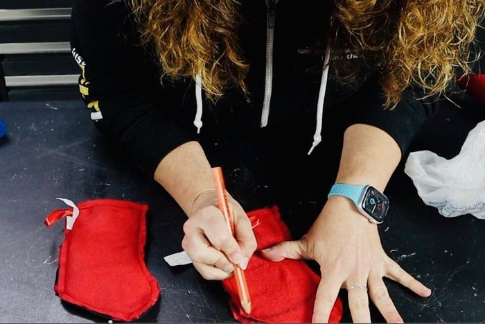 轻松制作梦幻圣诞小矮人手工教程-第15张图片-趣作屋 轻松制作梦幻圣诞小矮人手工教程-第15张图片-趣作屋