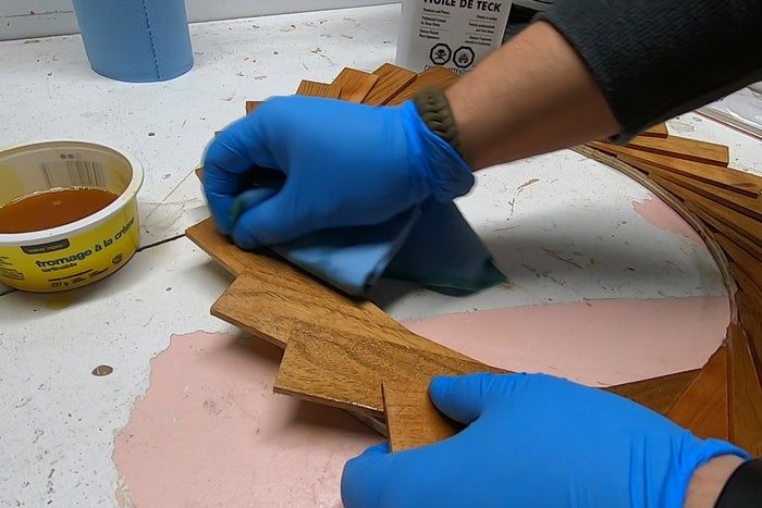 废旧木条巧变花环装饰教程-第22张图片-趣作屋