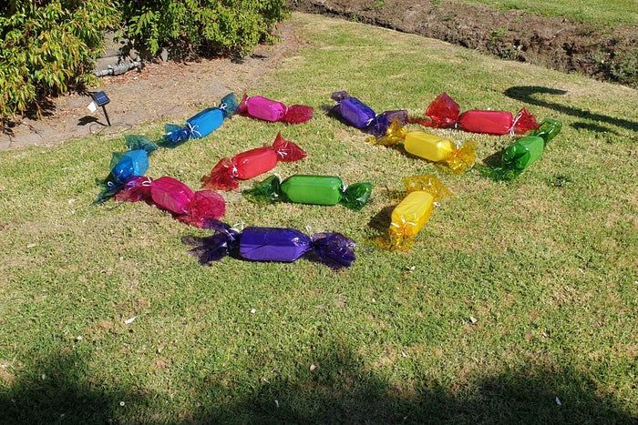 圣诞节创意装饰:太阳能牛奶瓶彩灯制作指南-第1张图片-趣作屋 圣诞节创意装饰:太阳能牛奶瓶彩灯制作指南-第1张图片-趣作屋