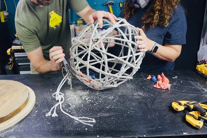 冬季DIY水泥雪人教程：轻松打造冬日装饰-第12张图片-趣作屋