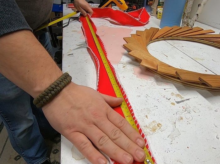 废旧木条巧变花环装饰教程-第26张图片-趣作屋